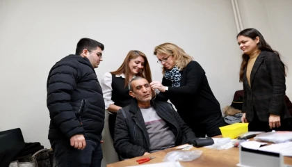 Bursa Gemlik’te ihtiyaç sahiplerine ücretsiz işitme cihazı desteği