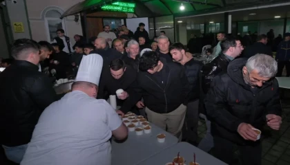 Bursa İnegöl’de helva kazanları kandil için kaynadı