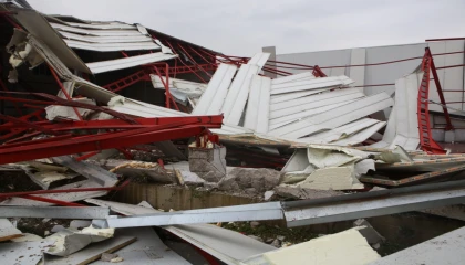Bursa Nilüfer’de iki kaçak iş yeri yıkıldı