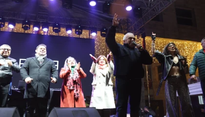 Bursa Nilüferliler 2026’yı Cumhuriyet Meydanı’nda karşıladı