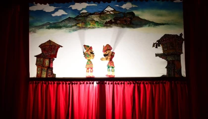 Bursa Osmangazi’de Karagöz perdesi çocuklar için açıldı