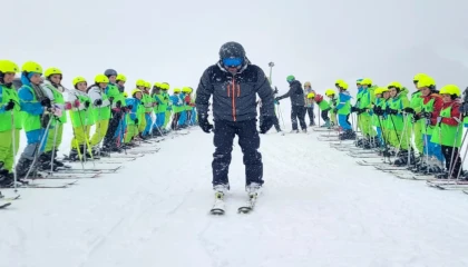 Bursa’da öğrencilerin kayak keyfi
