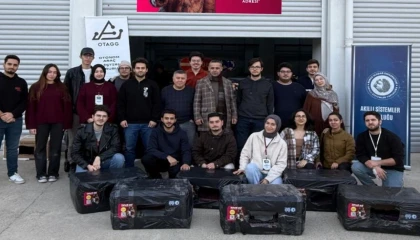 Bursa’da üniversiteli gençlerden sokak hayvanlarına sıcak yuva