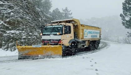 Denizli Büyükşehir kar mesaisinde