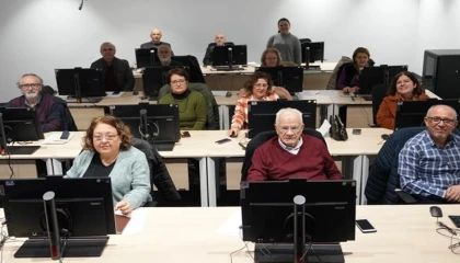 Denizli Büyükşehir’den 65 yaş üstüne dijital eğitim desteği