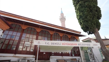Denizli’de cami avlularına nefes aldıran hizmet
