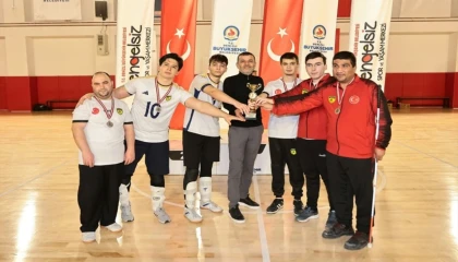 Denizli’de görme engelli sporculara Braille alfabeli madalya