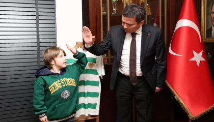 DMD hastası Yağız Efe’ye Başkan Aydın’dan destek