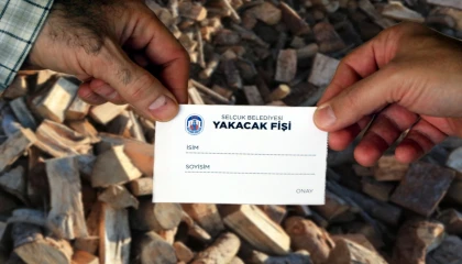 Efes Selçuk’ta ihtiyaç sahibi ailelere yakacak fişi desteği