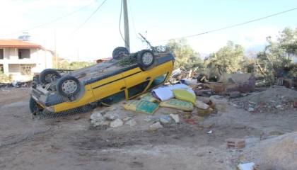 Hortum Antalya’yı fena vurdu