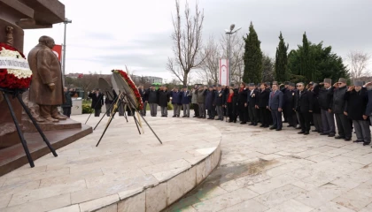 İstanbul Beylikdüzü’nde Denktaş ve Küçük anıldı