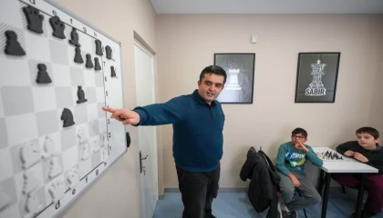 İstanbul Maltepe’de çocuklara satranç kursu