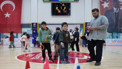 İstanbul’da çocuklar tatilin tadını sporla çıkardı