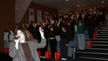 İstanbul’da Maltepeli genç kızlara hijyen eğitimi