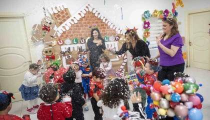 İzmir Bornovalı miniklerin yeni yıl coşkusu