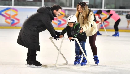İzmir Büyükşehir’den öğrencilere yarıyılda buz pisti müjdesi