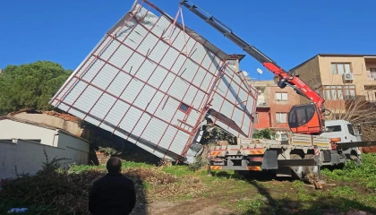 İzmir Büyükşehir’den sağanak ve fırtına mesaisi