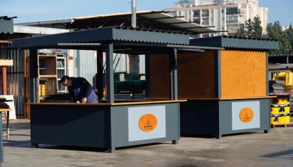 İzmir Karşıyaka’da mısır ve kestane tezgâhları yenilendi