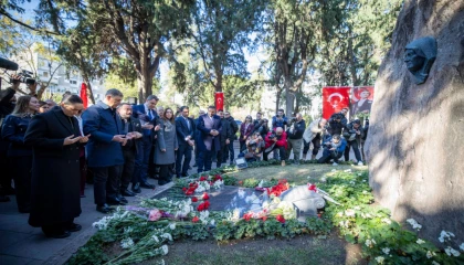 İzmir’de Zübeyde Hanım’a duygusal anma