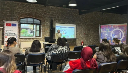 İzmir’in Meslek Fabrikası 10 yıldır iş, aş, umut üretiyor