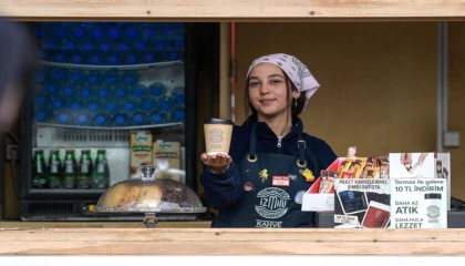 İzmirli Kahve’den bir milyon bardaklık rekor