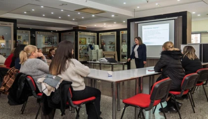İzmirli yurttaşlar, rahim ağzı kanserine karşı bilinçleniyor