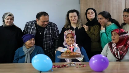 Kocaeli’de 77 yaşındaki teyzeye büyük mutluluk