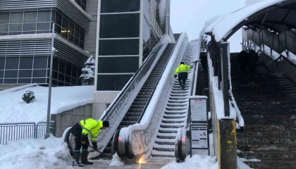 Kocaeli’de A Takımı ve Yol Bakım Timi 2025’te 3 bin talebi karşıladı​​​​​​​