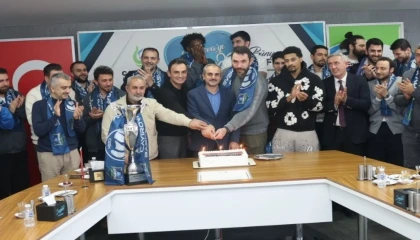 Kocaeli’de Başkan Çiftçi, şampiyon kadroyla bir araya geldi