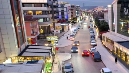 Kocaeli’de Şehit Ergün Köncü Caddesi ışıl ışıl