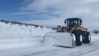 Malatya Büyükşehir ekipleri 66 mahallede 1527 kilometre yolu açtı
