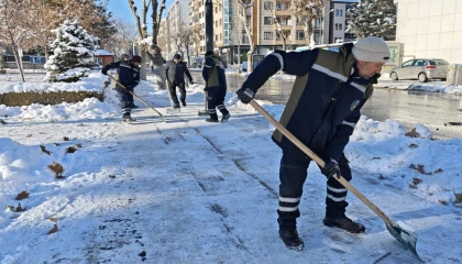 Malatya’da Büyükşehir, karla mücadeleyi sürdürüyor
