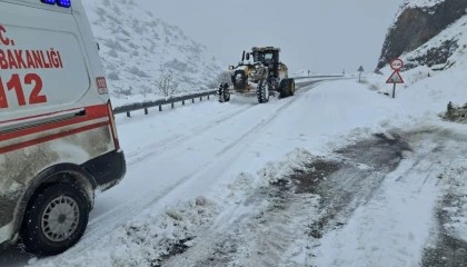 Malatya’da karla mücadele çalışmaları aralıksız devam ediyor