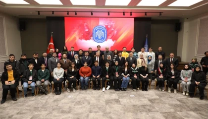 Mektep Melikgazi geleceğe ışık saçıyor