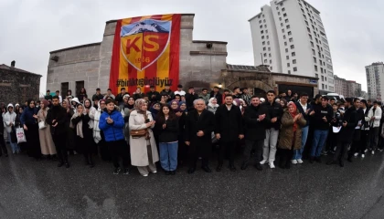 Memduh Büyükkılıç ’Filistin yürüyüşüne’ katılan Kayserilileri dualarla uğurladı