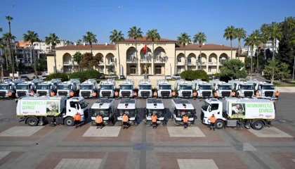 Mersin’in temizlik filosuna 22 yeni araç