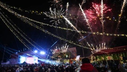 Mersinlilerden yeni yıla coşkulu ‘Merhaba’