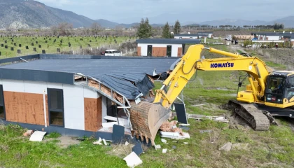 Muğla’da Ortaca Belediyesi kaçak yapılara müdahale etti
