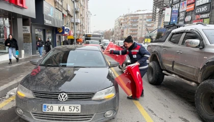 Nevşehir’de sokaklar Türk bayraklarıyla donatıldı