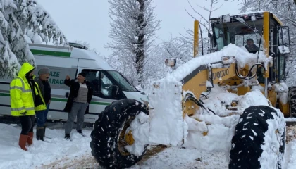 Ordu’da kar mesaisi! 457 mahallenin yolu açıldı
