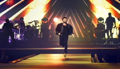 Tarkan özlemi son buldu... Megastar İstanbul’da hayranlarıyla kucaklaştı