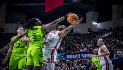 Tofaş play-in serisinde öne geçti