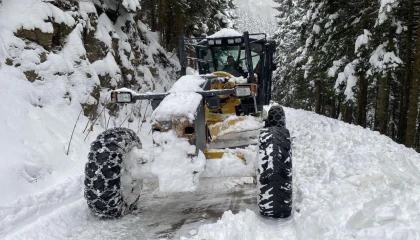 Trabzon’da 70 mahalle yolu ulaşıma kapandı