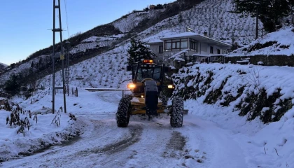 Trabzon’da yoğun kar mesaisi! Tüm yollar açıldı