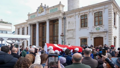 Usta tiyatrocu Haldun Dormen son yolculuğuna alkışlarla uğurlandı