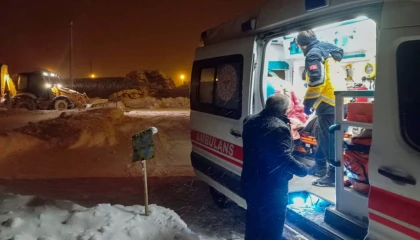 Van’da yaşamı durduran kar afeti