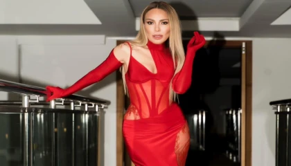 Ziynet Sali sahneyi yaktı! Kırmızı elbisesi olay oldu