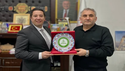 AÇÜ Rektörü Prof. Dr. Aydın’dan Kars Gençlik Spor’a ziyaret