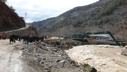 Adana’daki taşkın sonrasında yerine hasar tespit