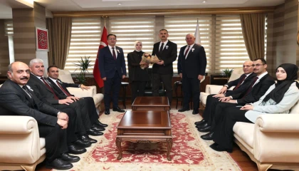 Ağrı Defterdarı’ndan Vali Bozkurt’a hafta ziyareti